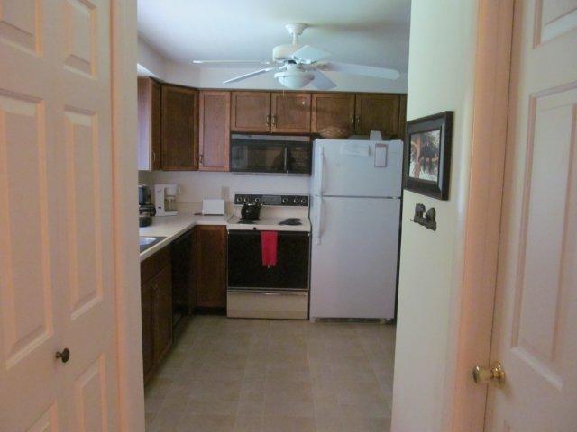 19E kitchen.JPG