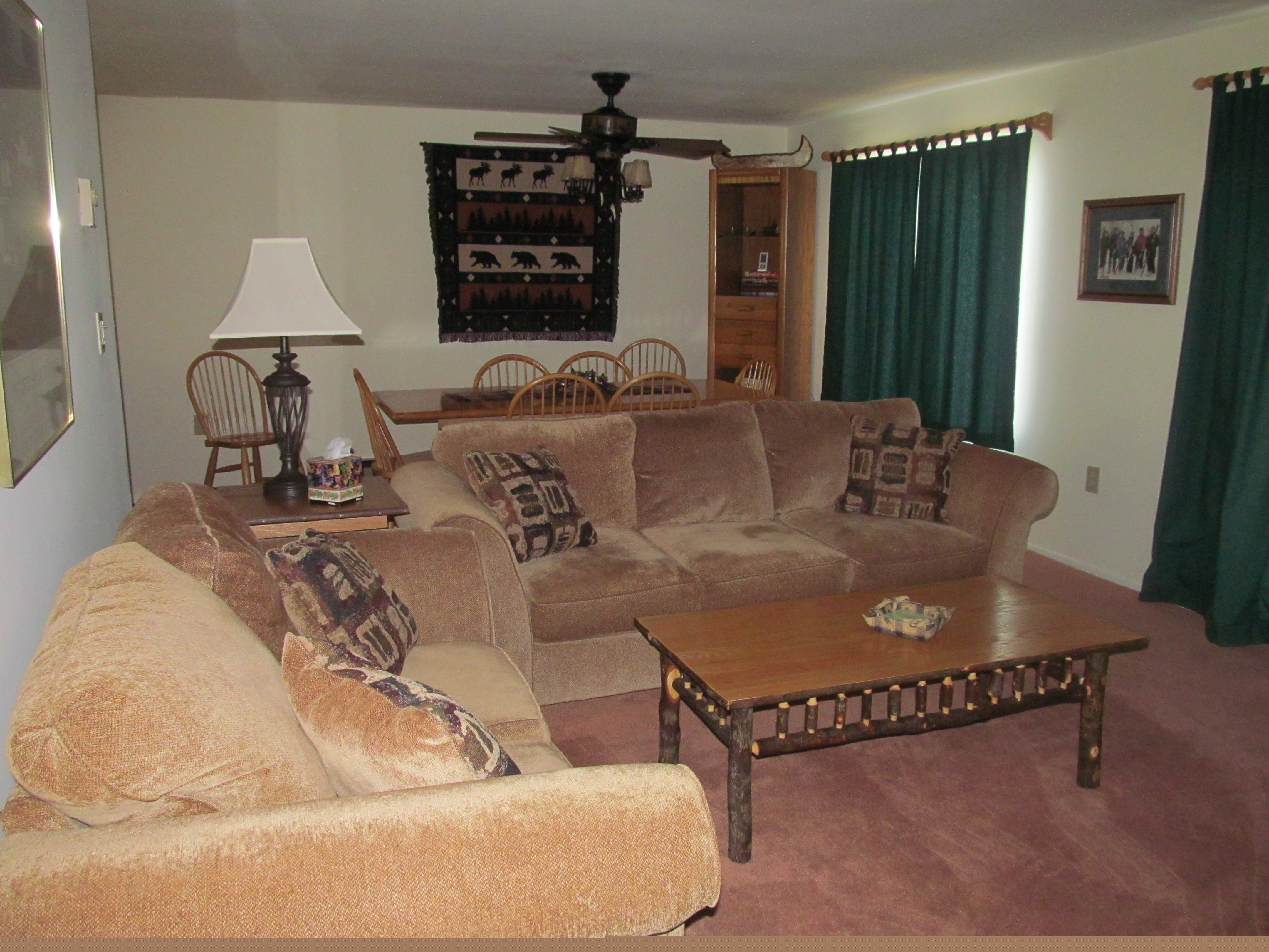 19E living room- dining.JPG