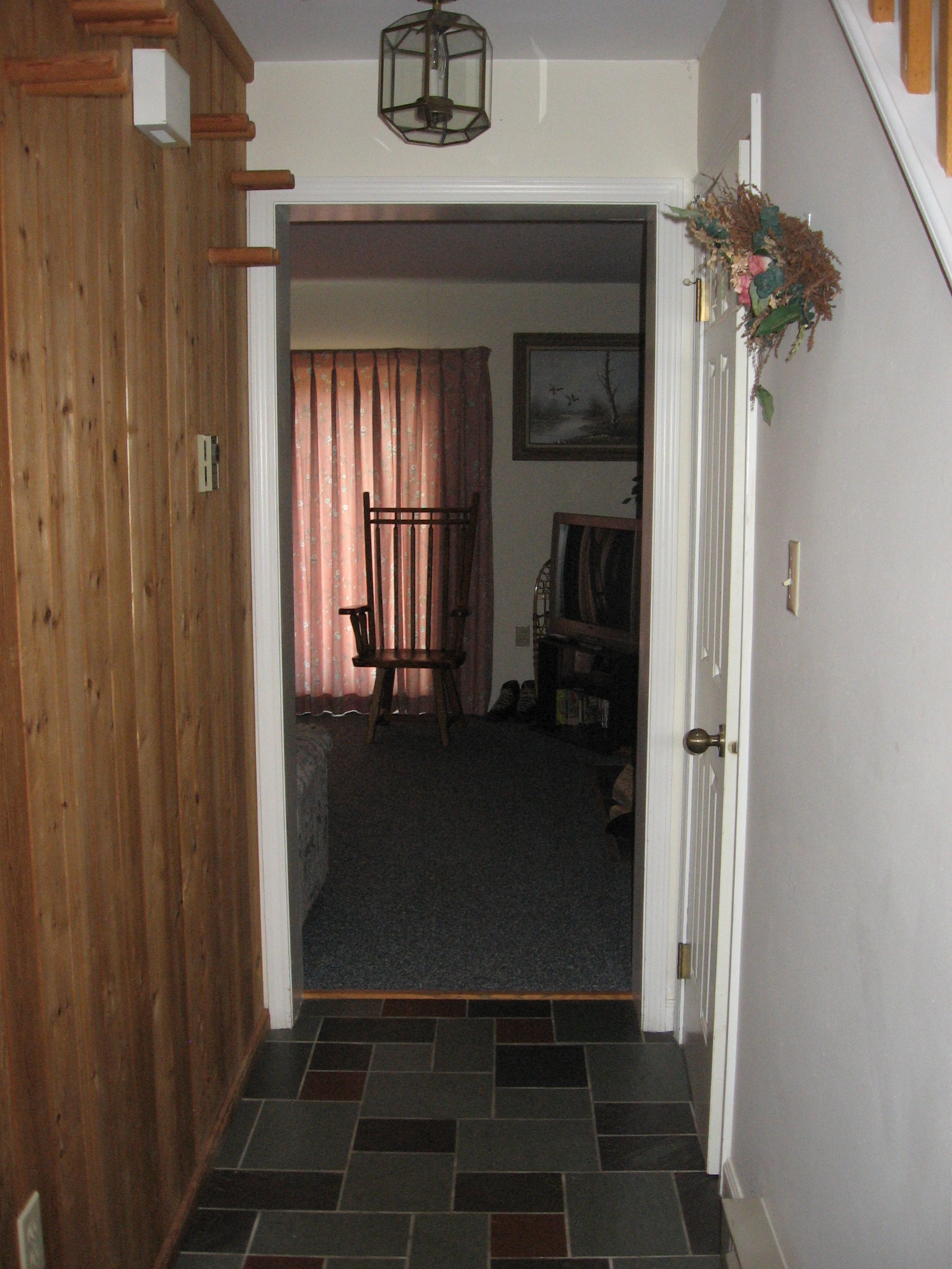 20-N foyer entrance. jpg.JPG