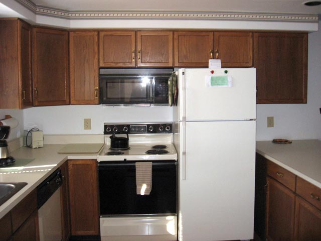 51-P kitchen.JPG