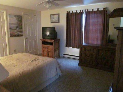 74I master bedroom. jpg.JPG