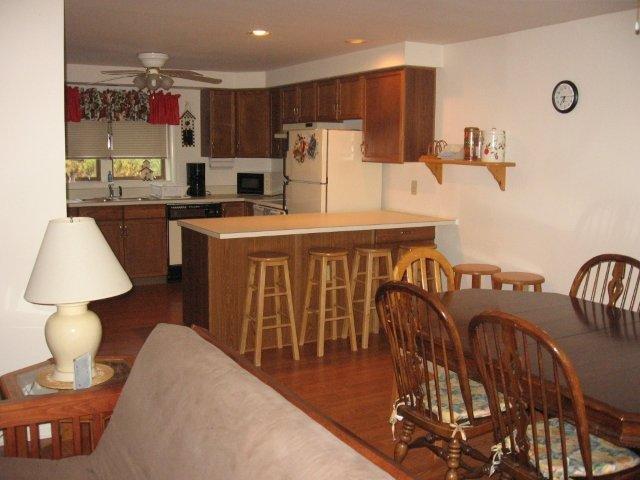 9J- Kitchen-Dining Room. jpg.JPG